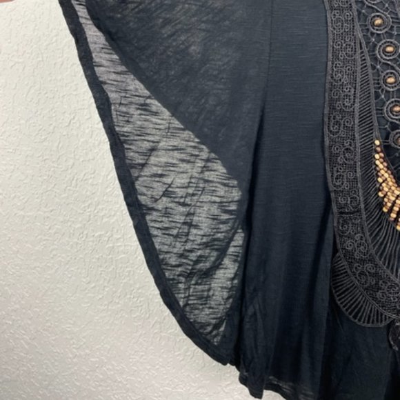 FLATS AND HEELS Womens L Black Boho Wood Bead Applique Flowy Semi Sheer Top - Picture 5 of 9